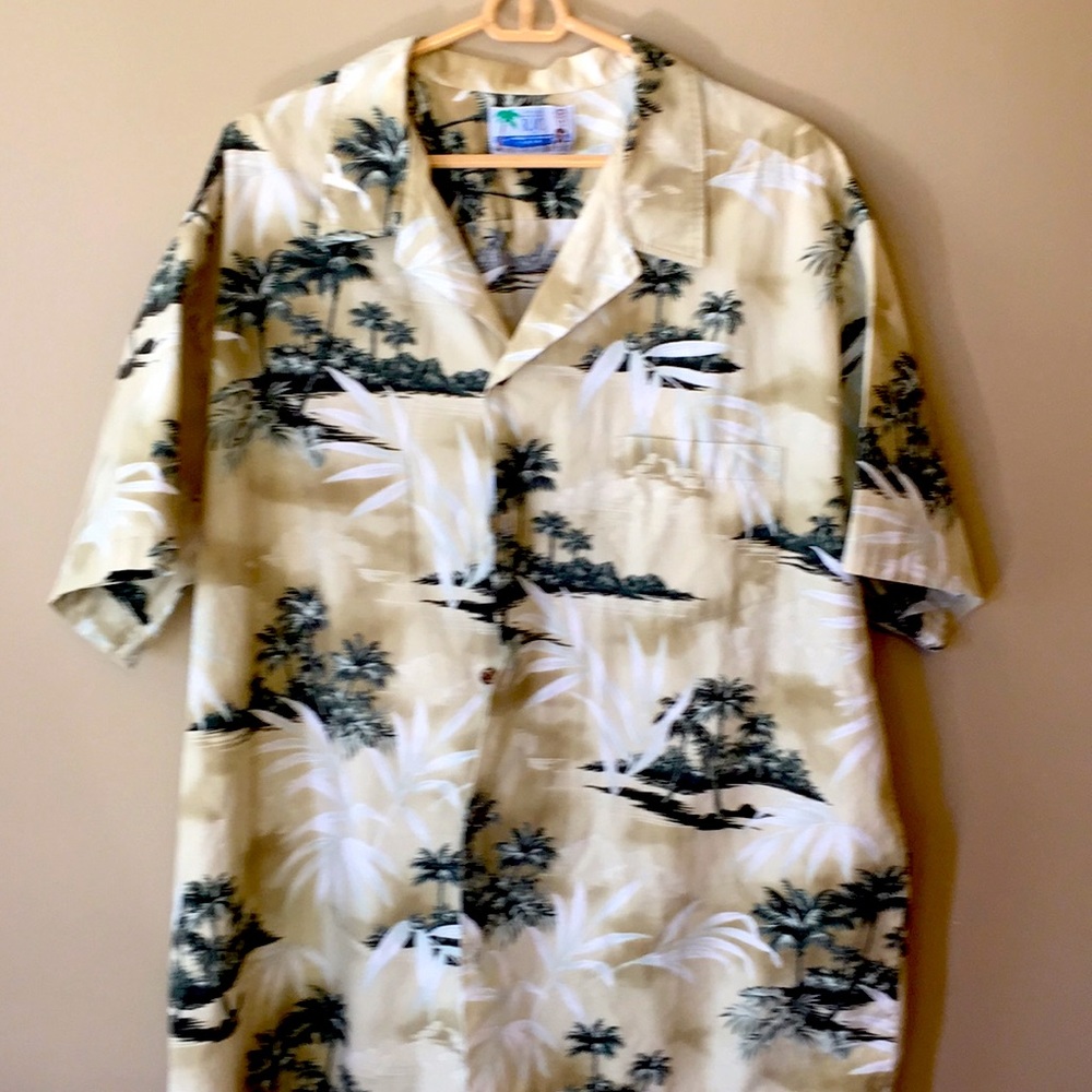 Men’s Hawaiian shirt by RJC, made in Hawaii.